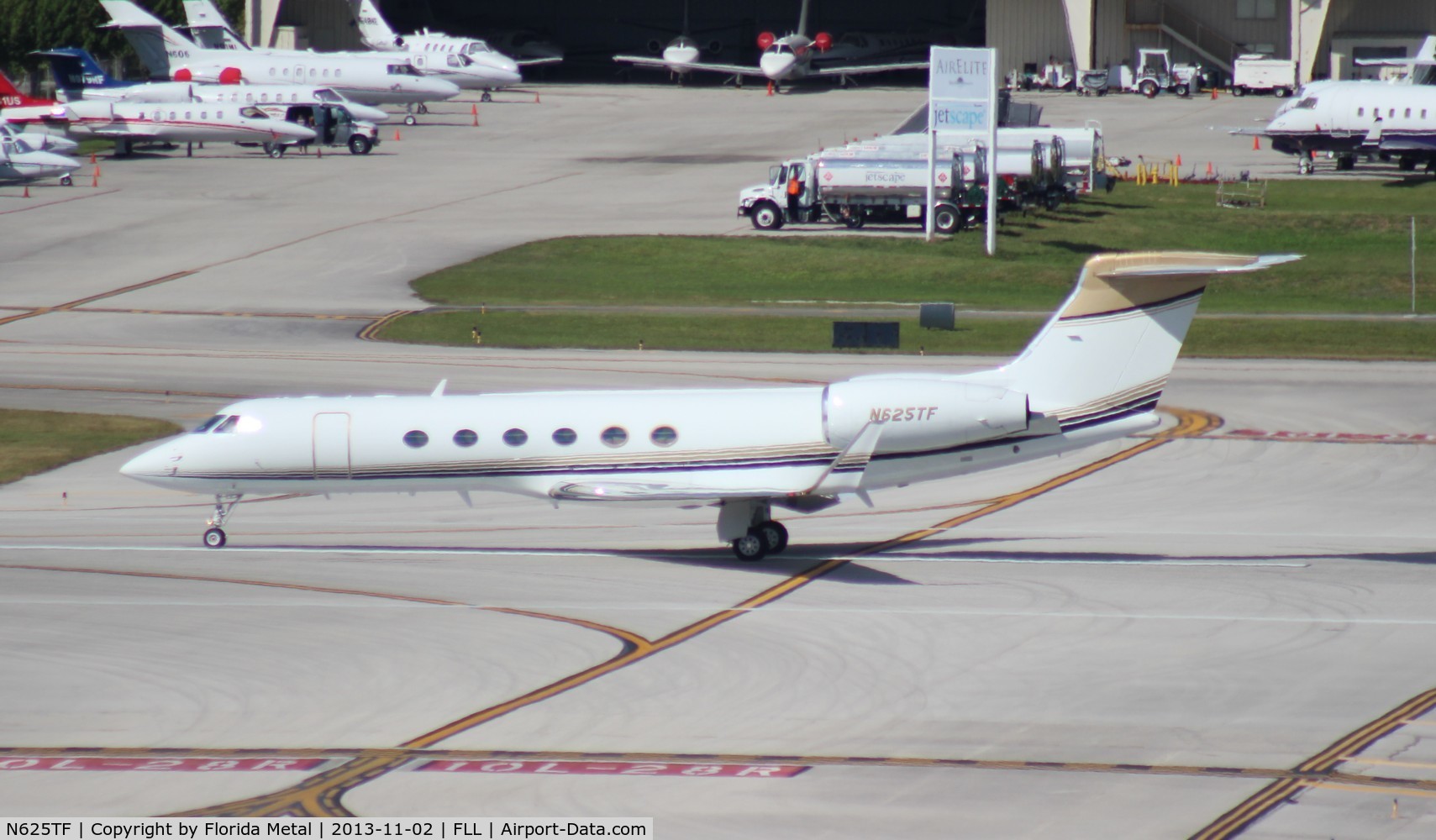 N625TF, 1998 Gulfstream Aerospace G-V C/N 547, Gulfstream V