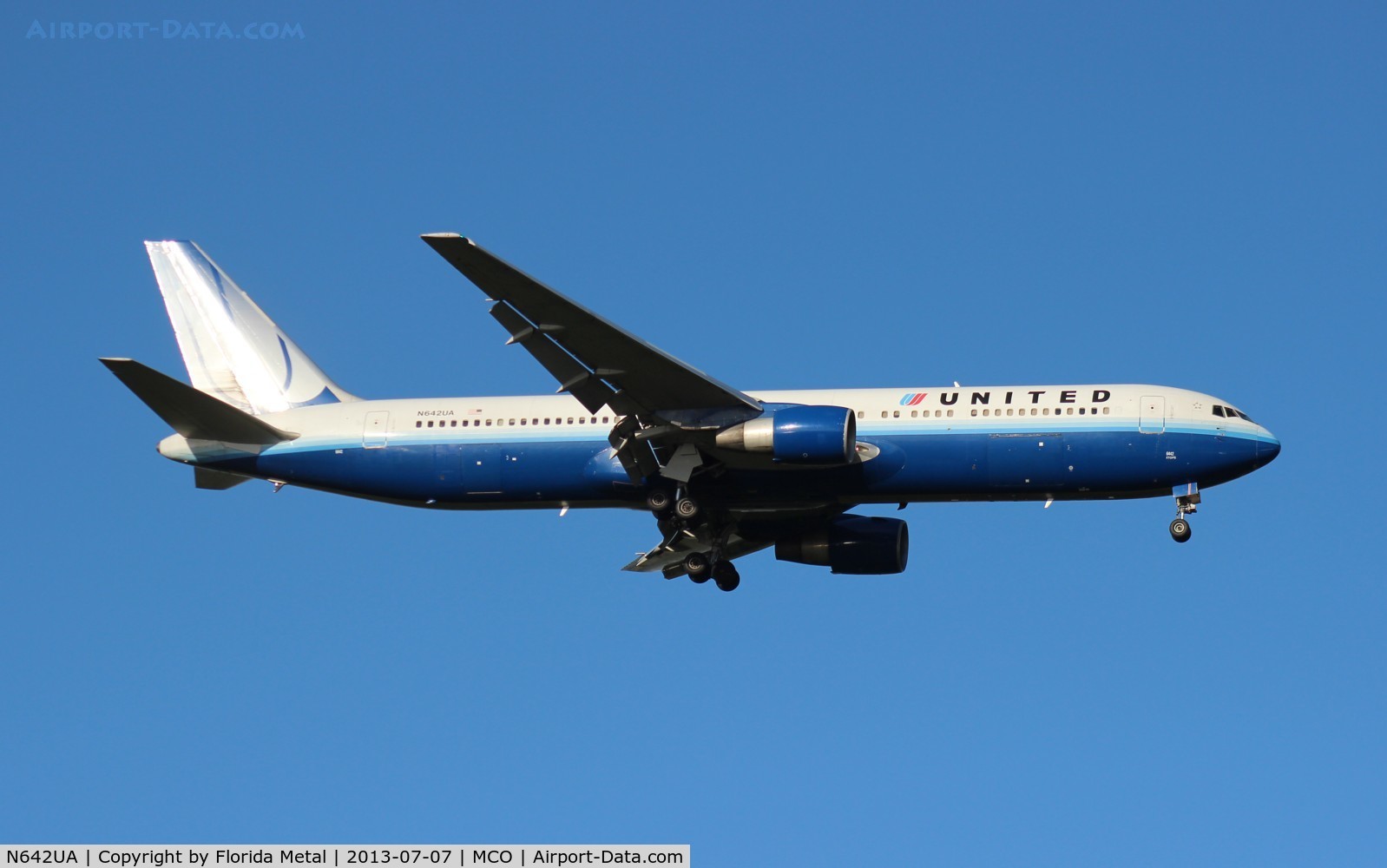 N642UA, 1991 Boeing 767-322 C/N 25092, United 767-300