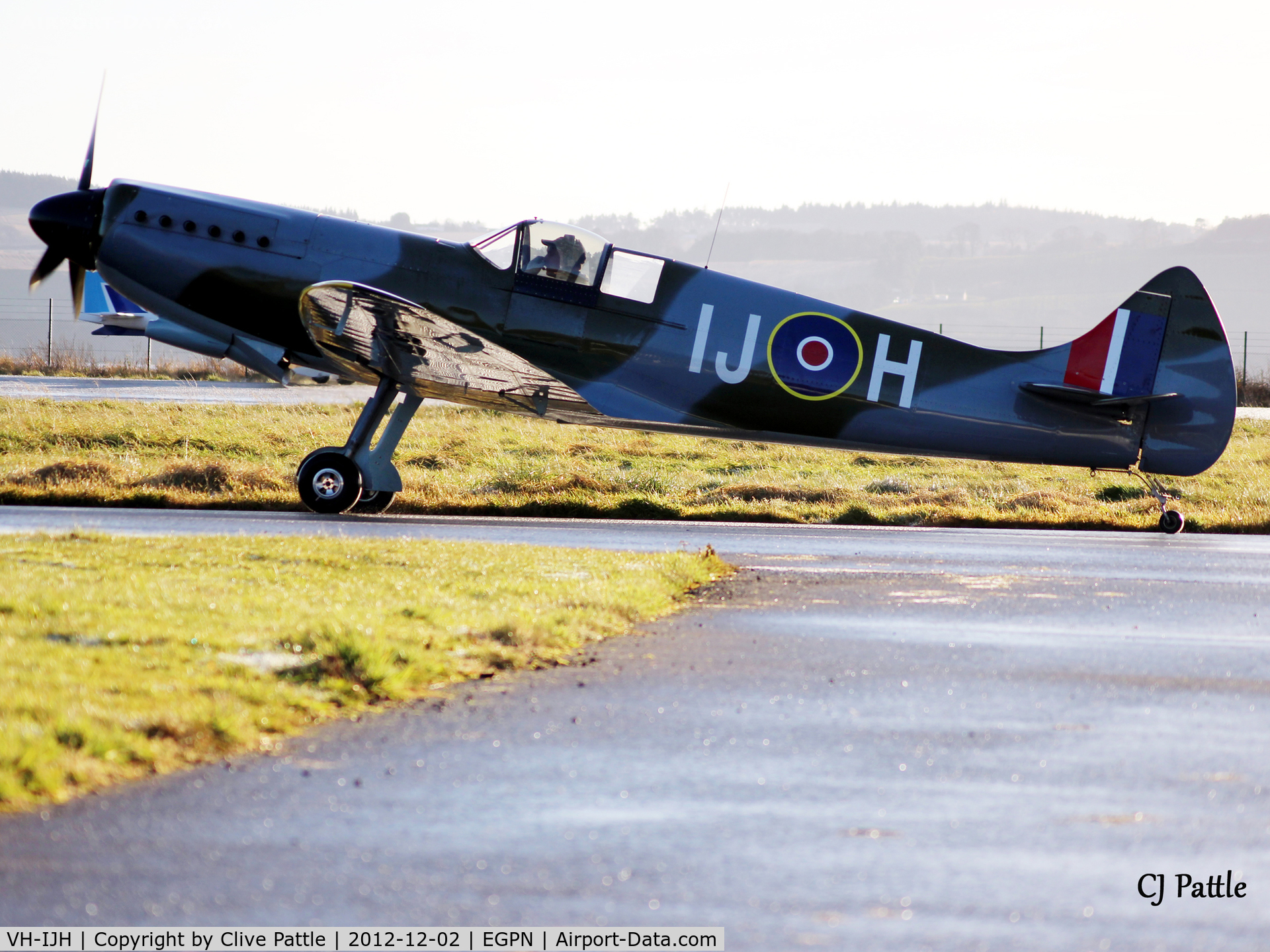 VH-IJH, Supermarine Aircraft Spitfire Mk.26 C/N 036, Taxy in at Dundee Riverside EGPN from its base at nearby Perth EGPT