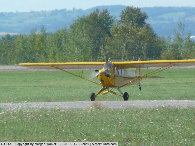 C-GLDS, 1999 Wag-Aero CUBy C/N R W 696, Take off run.