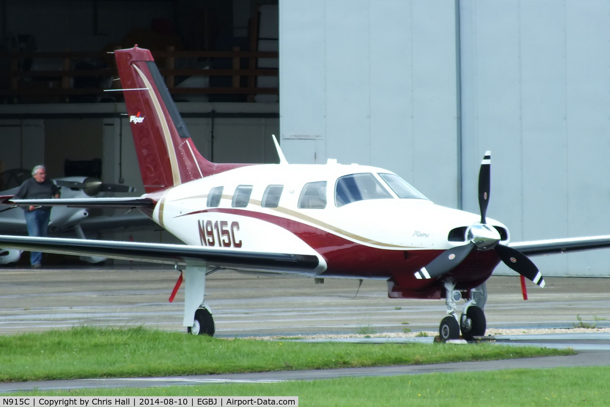 N915C, 2014 Piper PA-46R-350T Malibu Matrix Malibu Matrix C/N 4692182, parked at Staverton