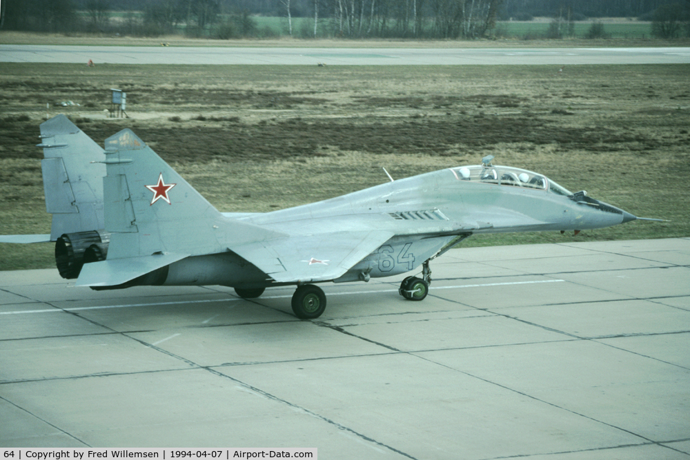 64, Mikoyan-Gurevich MiG-29UB C/N N50903014664, At Wittstock during the withdrawl of the regiment to Russia.