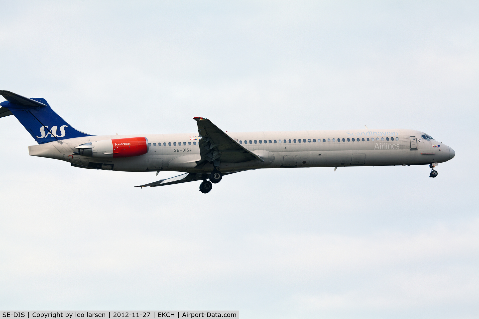 SE-DIS, 1991 McDonnell Douglas MD-81 (DC-9-81) C/N 53006, Copenhagen Kastrup 27.11.12 app to R-04L