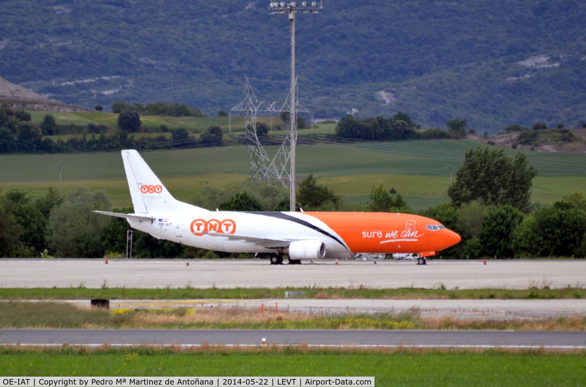 OE-IAT, 1999 Boeing 737-4M0 C/N 29210, Aeropuero Foronda-Vitoria-Gasteiz