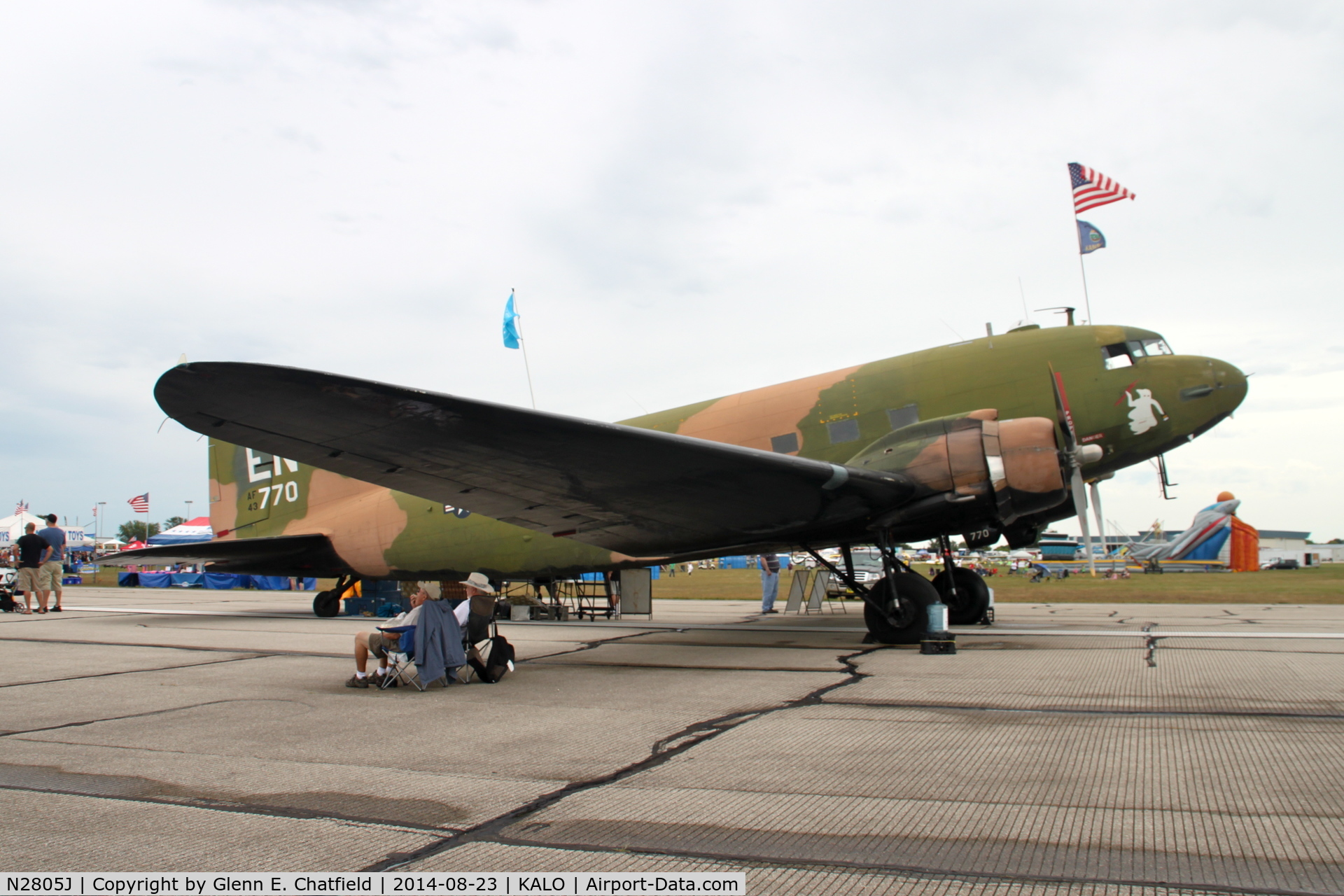 N2805J, 1944 Douglas DC3C-R-1830-90C C/N 20835, At the air show