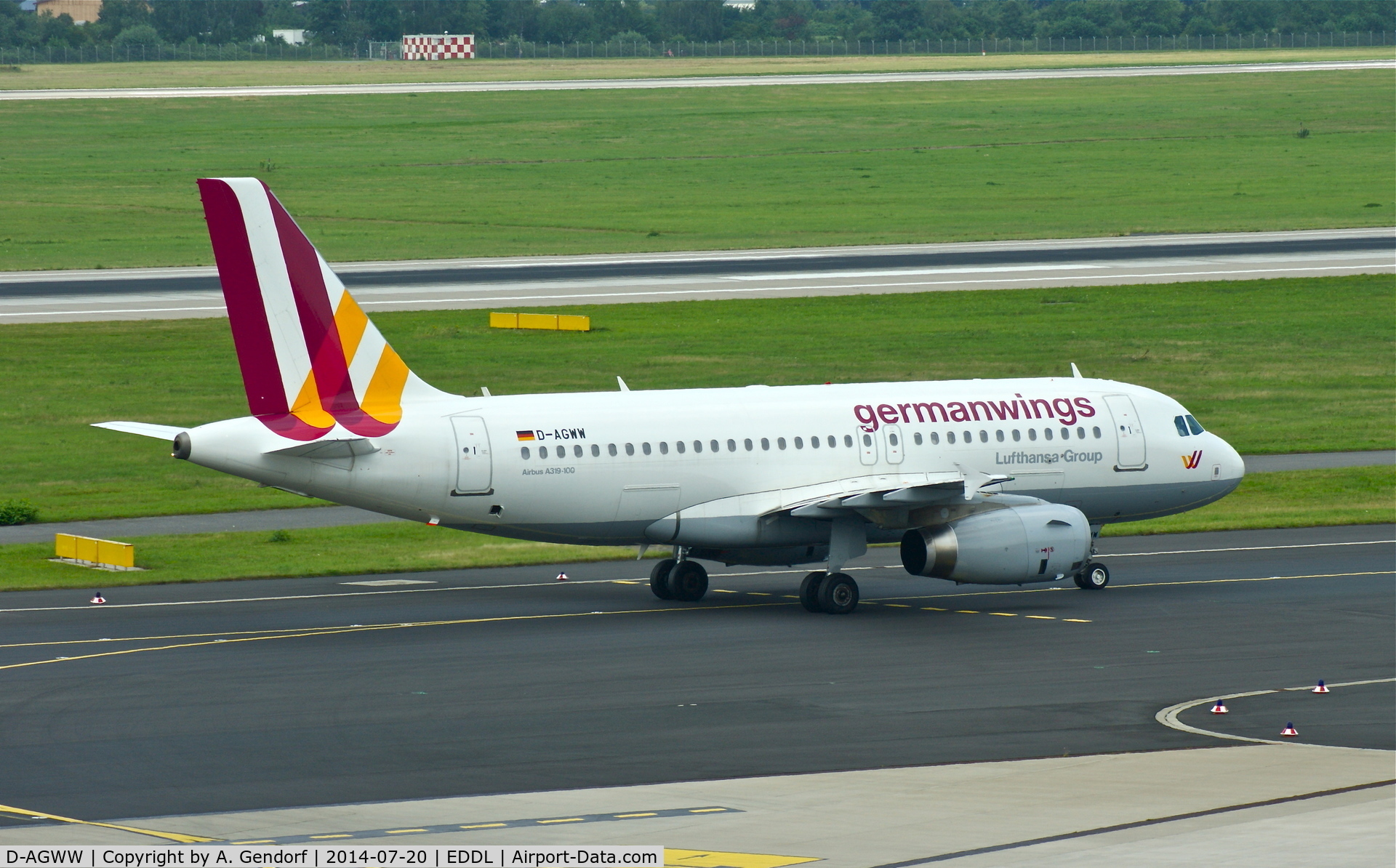 D-AGWW, 2013 Airbus A319-132 C/N 5535, Germanwings, is here on the taxiway at Düsseldorf Int'l(EDDL)