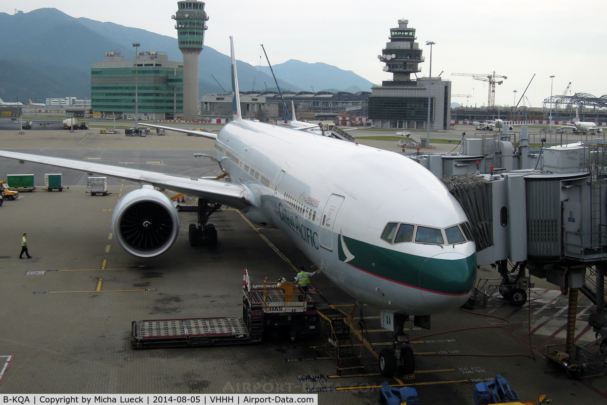 B-KQA, 2012 Boeing 777-367/ER C/N 37898, At Hong Kong