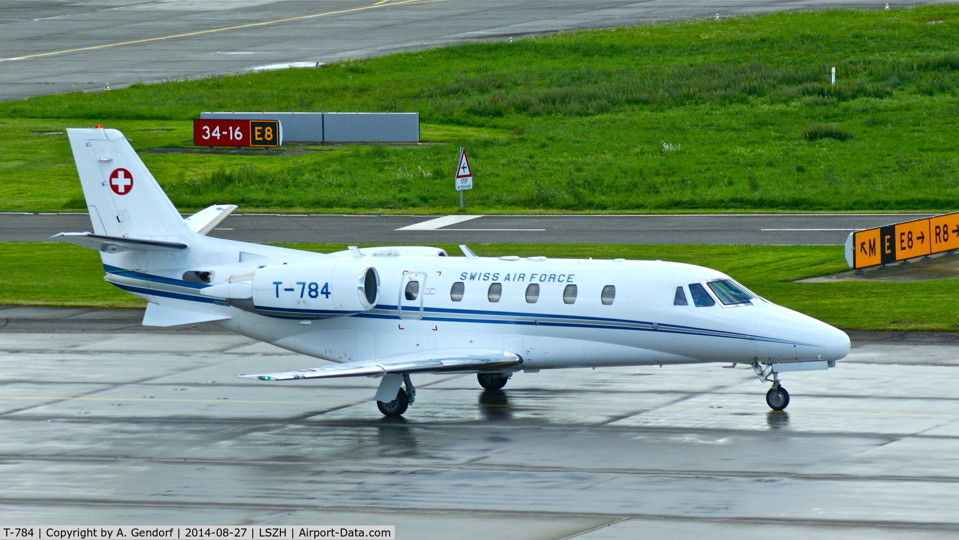 T-784, 2002 Cessna 560 Citation Excel C/N 560-5269, Swiss Air Force, is here ready to taxi at Zürich-Kloten(LSZH)