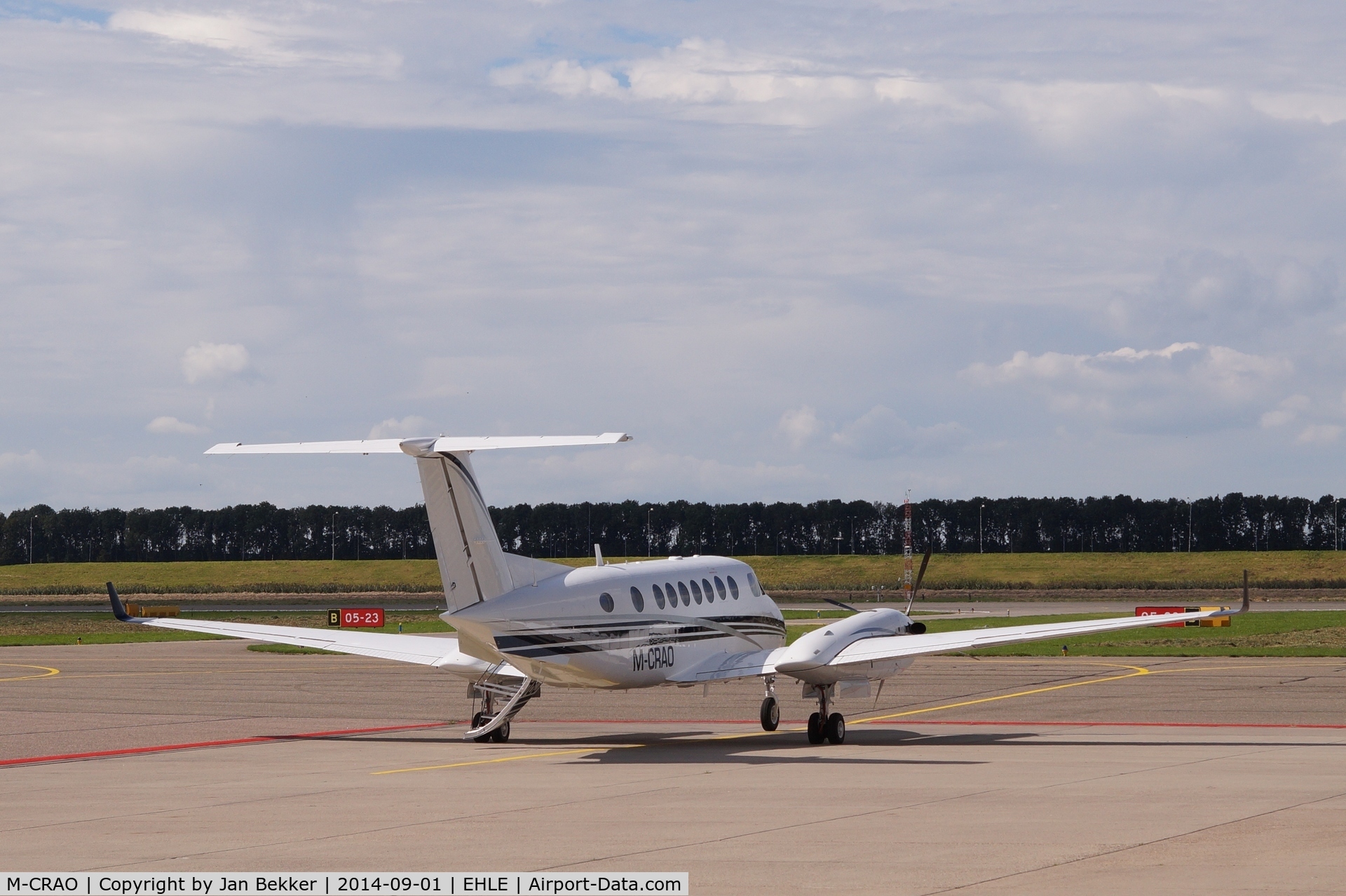 M-CRAO, 2007 Raytheon Aircraft Company B300 C/N FL-515, Lelystad Airport