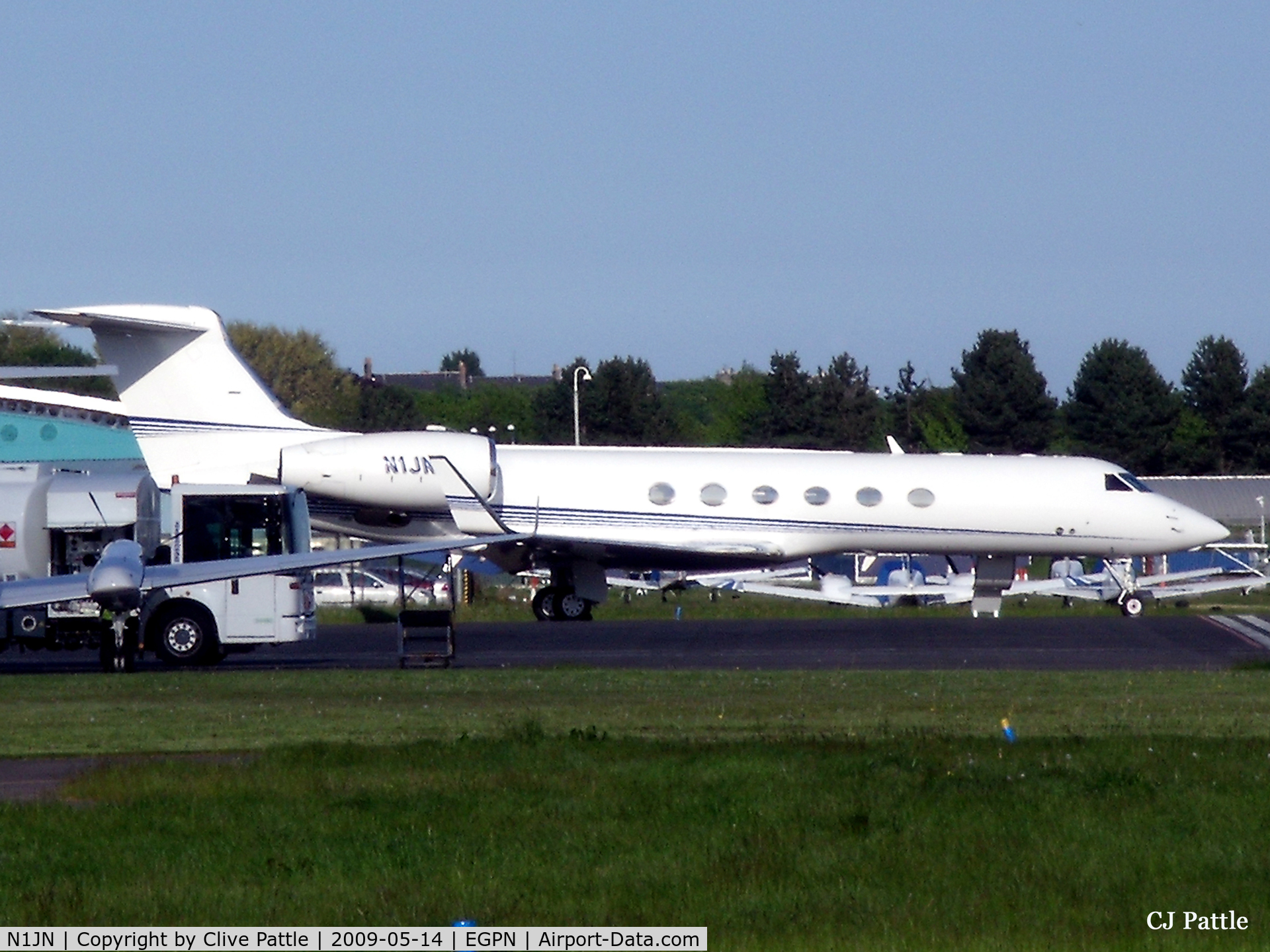 N1JN, 1998 Gulfstream Aerospace G-V C/N 538, On the apron at Dundee Riverside EGPN - Owner (Jack Nicklaus) visiting the Golf at St Andrews ?