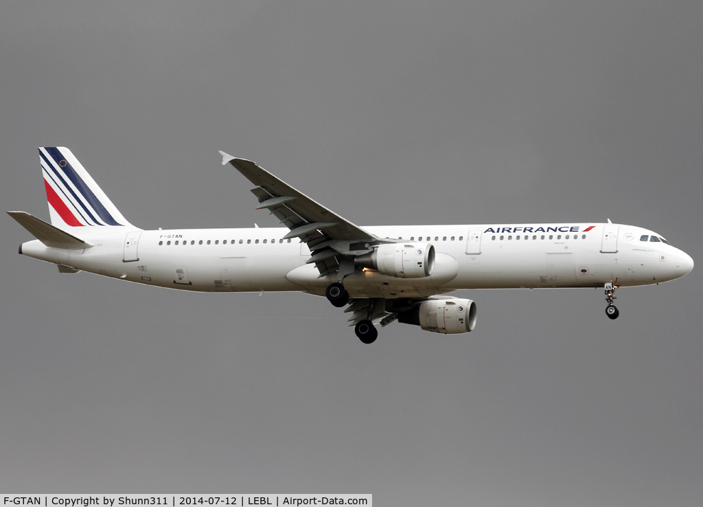 F-GTAN, 2007 Airbus A321-211 C/N 3051, Landing rwy 07R... new c/s