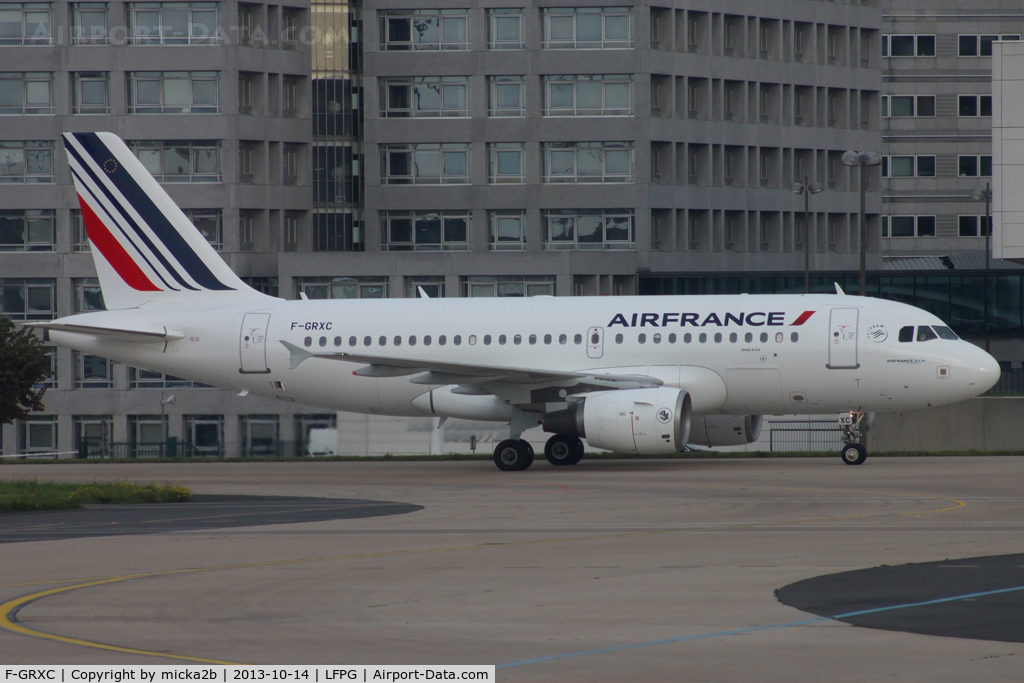F-GRXC, 2002 Airbus A319-111 C/N 1677, Taxiing. Scrapped in may 2022.