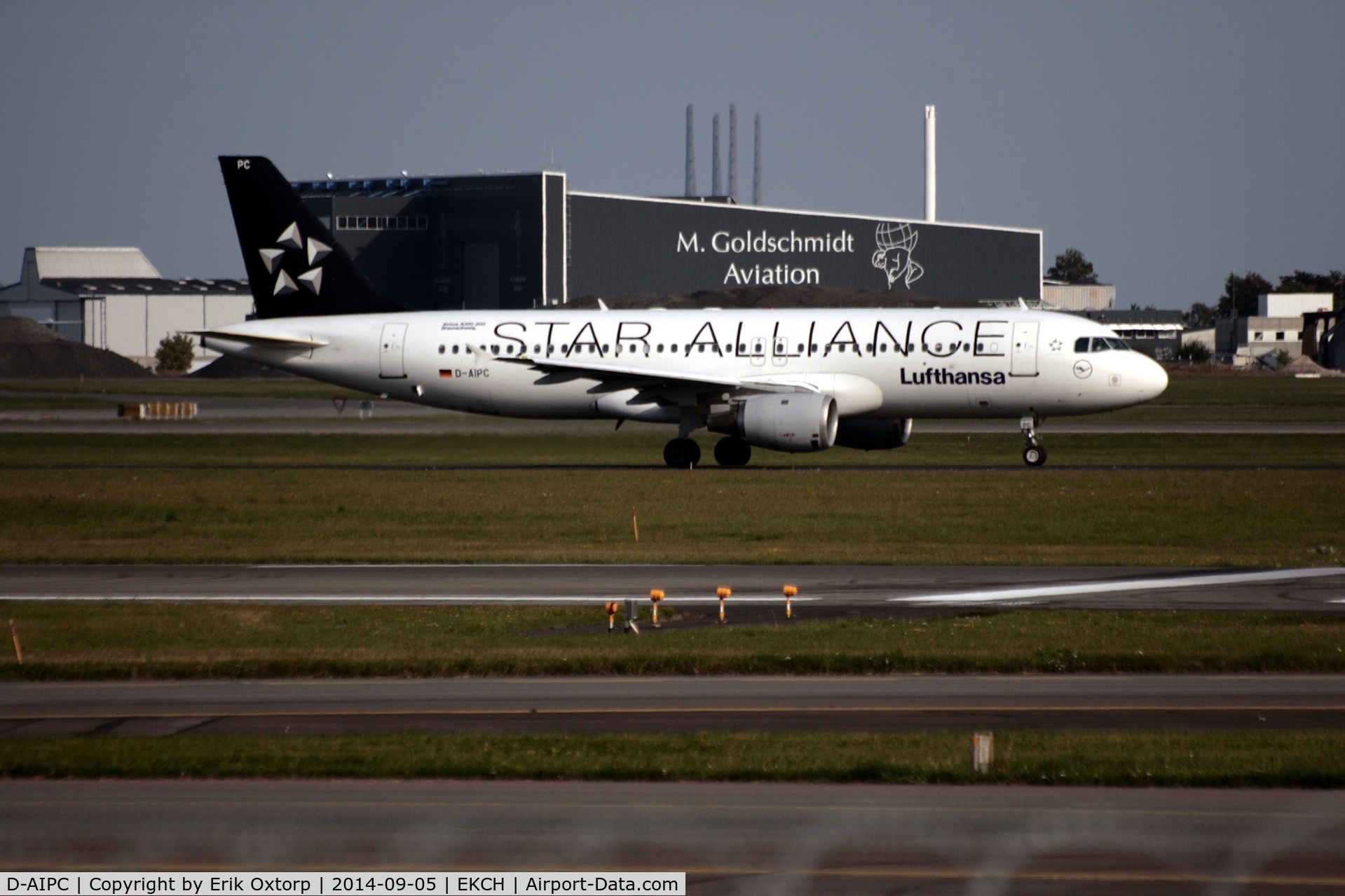 D-AIPC, 1989 Airbus A320-211 C/N 0071, D-AIPC now in Star Alliance c/s