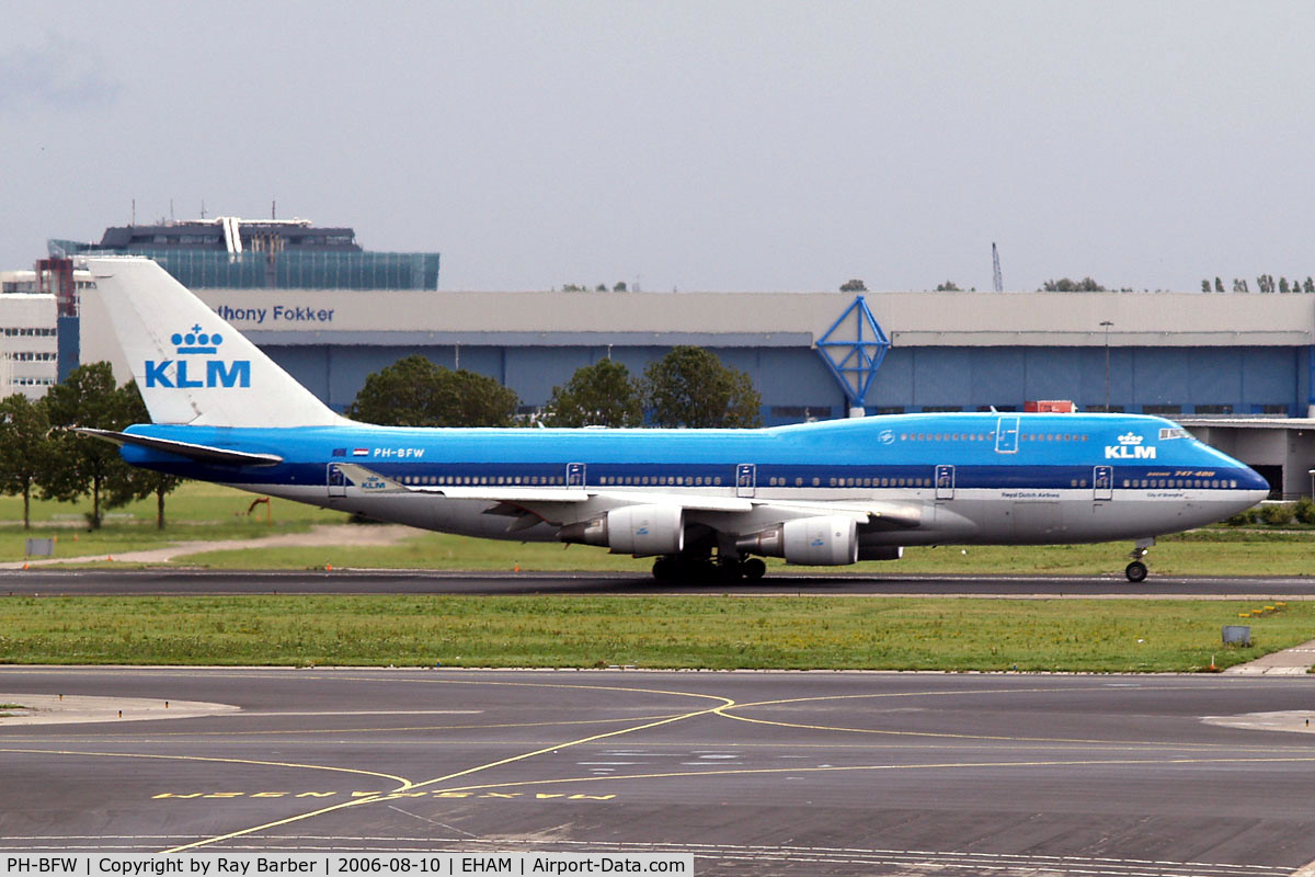 PH-BFW, 2000 Boeing 747-406BC C/N 30454, Boeing 747-406 [30454] (KLM-Royal Dutch Airlines) Amsterdam-Schiphol~PH 10/08/2006