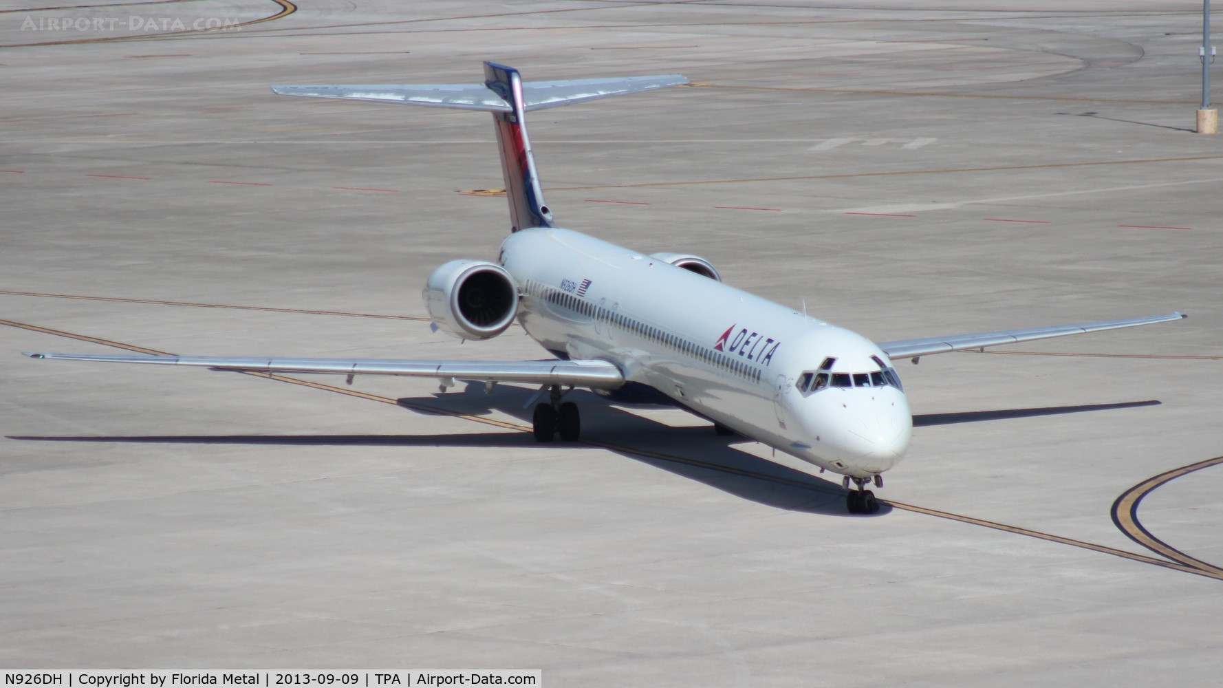 N926DH, 1998 McDonnell Douglas MD-90-30 C/N 53588, Delta MD-90