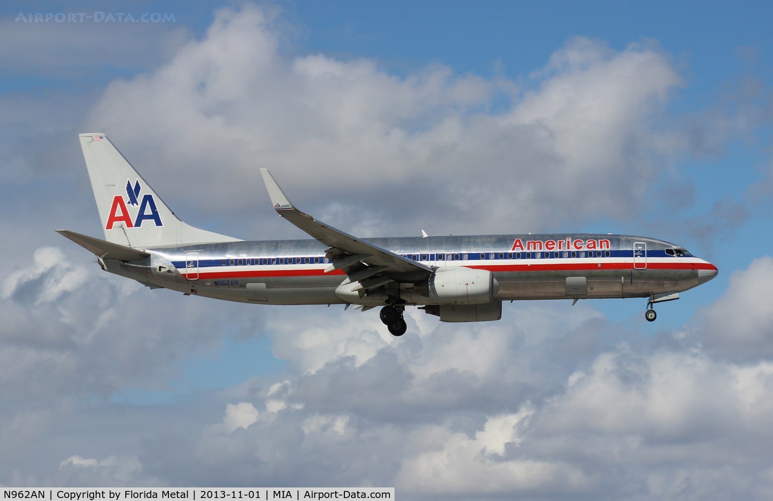 N962AN, 2001 Boeing 737-823 C/N 30858, American 737-800