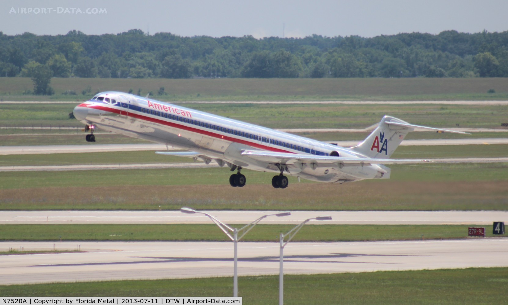 N7520A, 1990 McDonnell Douglas MD-82 (DC-9-82) C/N 49897, American MD82