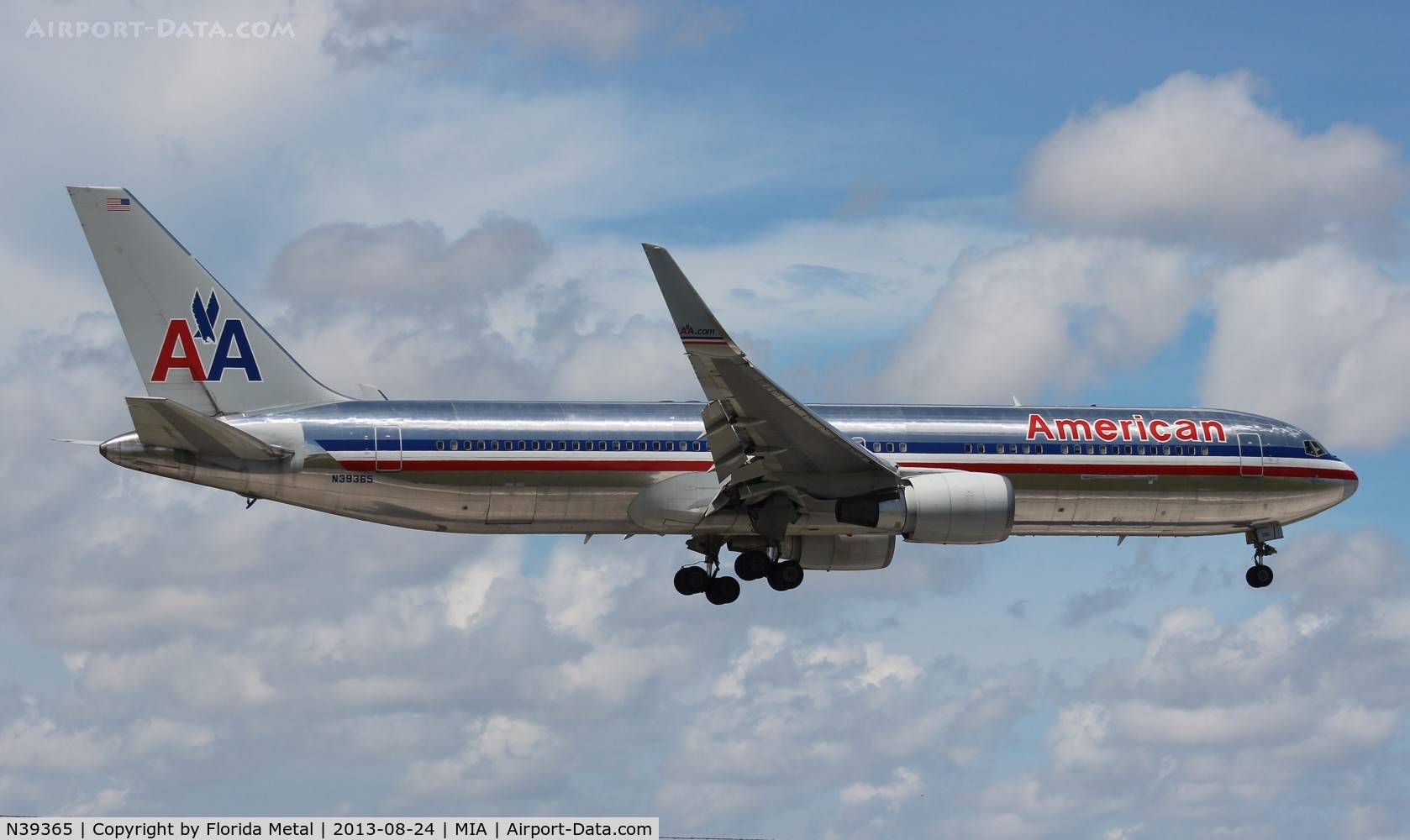 N39365, 1988 Boeing 767-323 C/N 24046, American 767-300
