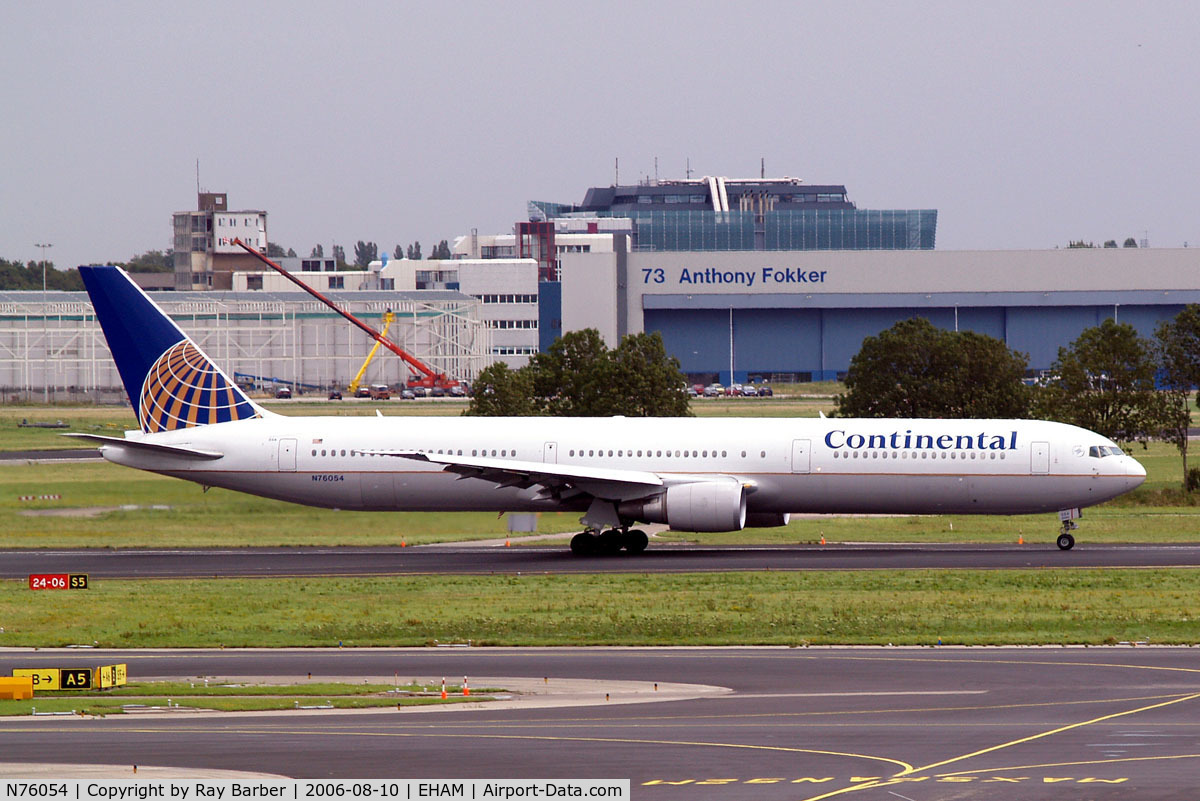 N76054, 2000 Boeing 767-424/ER C/N 29449, Boeing 767-424ER [29449] (Continental Airlines) Amsterdam-Schiphol~PH 10/08/2006