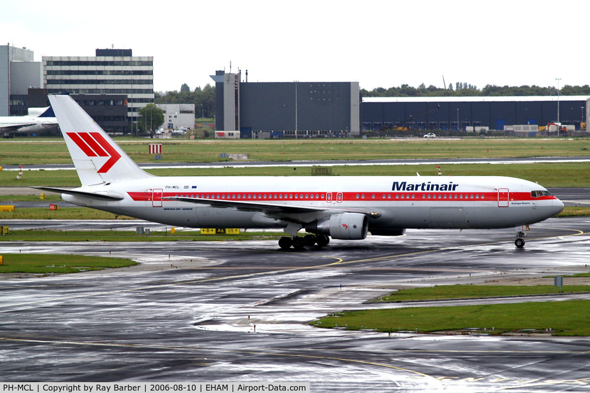 PH-MCL, 1992 Boeing 767-31A/ER C/N 26469, Boeing 767-31AER [26469] (Martinair) Amsterdam-Schiphol~PH 10/08/2006