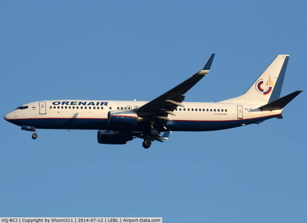 VQ-BCJ, 2001 Boeing 737-8AS C/N 29932, Landing rwy 07L