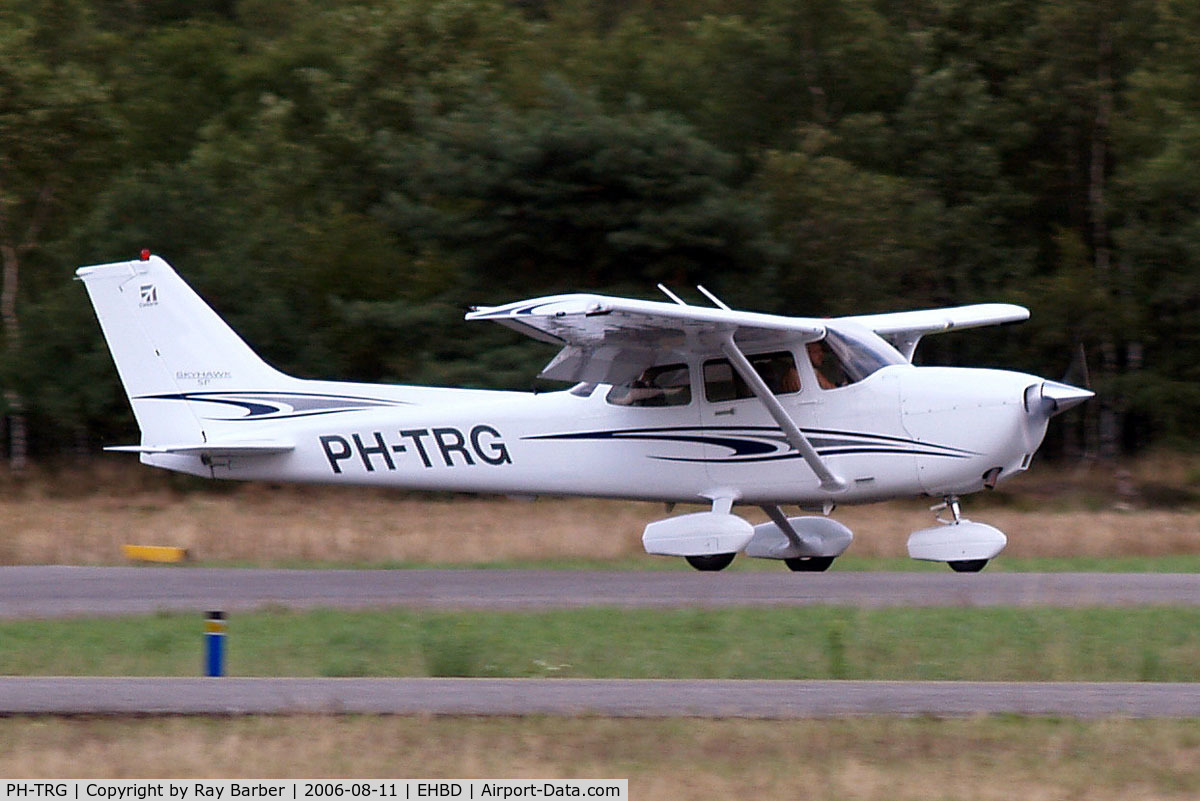 PH-TRG, 2005 Cessna 172S C/N 172S9801, Cessna 172S Skyhawk [172S-9801] Budel-Kempen~PH 11/08/2006