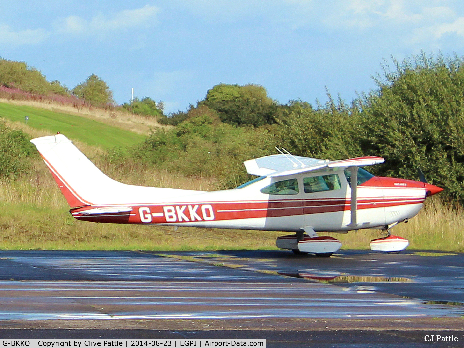 G-BKKO, 1981 Cessna 182R Skylane C/N 182-67852, On the apron at Glenrothes EGPJ