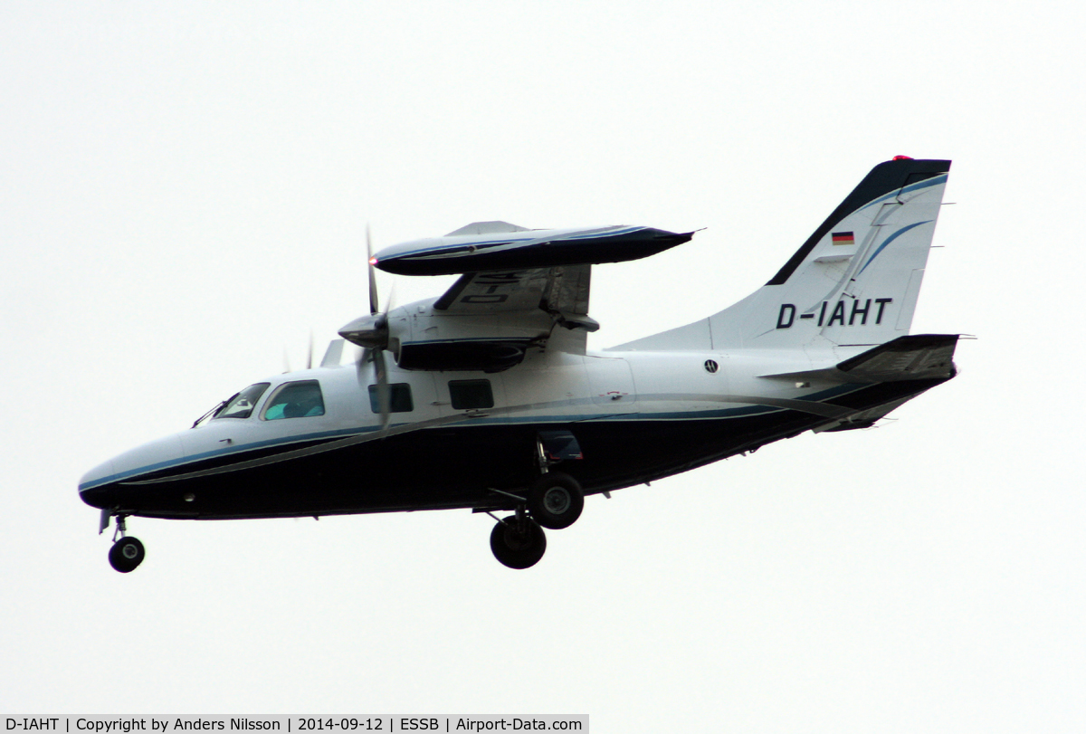 D-IAHT, 1977 Mitsubishi MU-2B-26A C/N 352SA, On short final for runway 30.