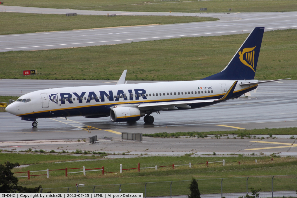 EI-DHC, 2005 Boeing 737-8AS C/N 33573, Taxiing