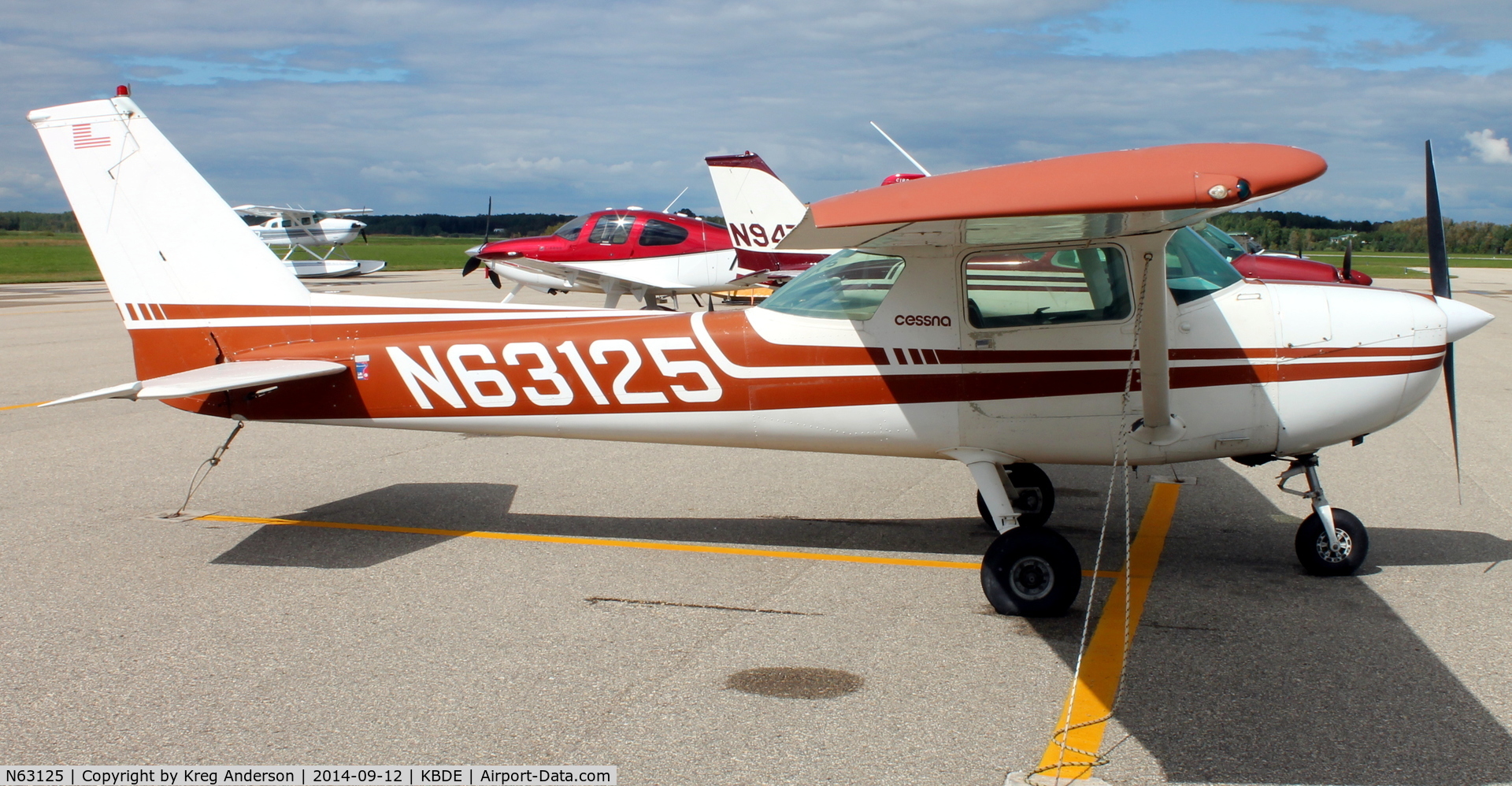 N63125, 1975 Cessna 150M C/N 15077121, Cessna 150M on the ramp in Baudette, MN.