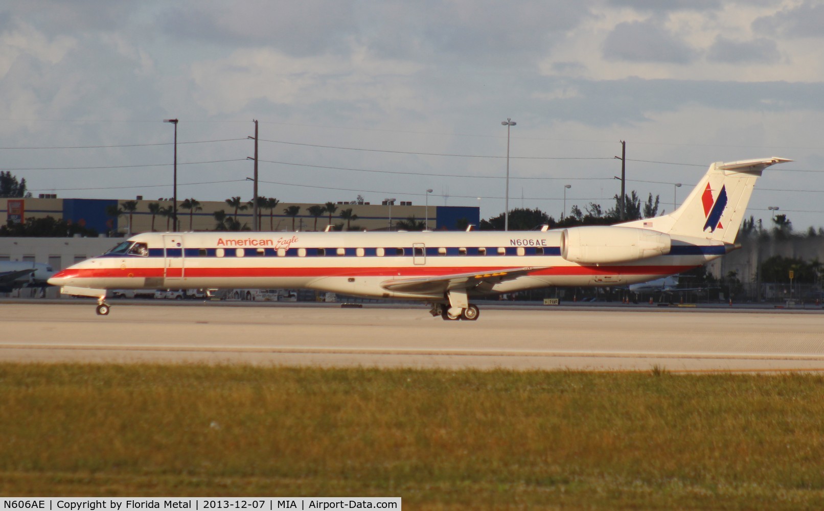 N606AE, 1998 Embraer ERJ-145LR (EMB-145LR) C/N 145062, American Eagle E145