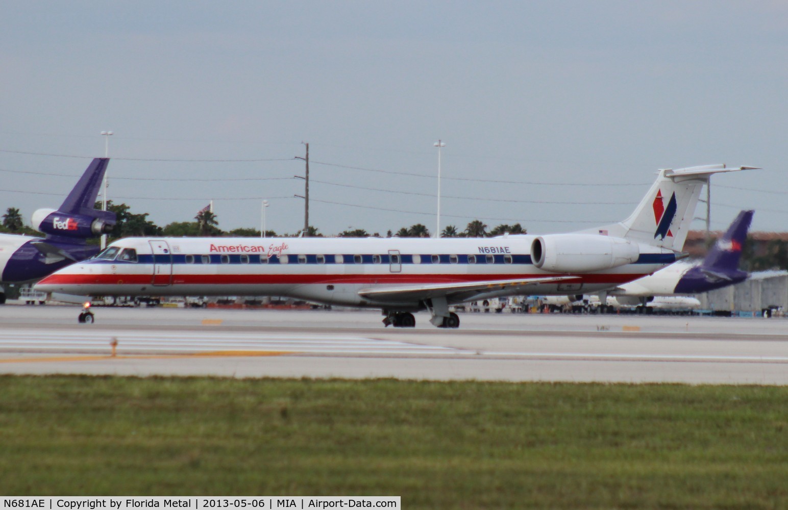 N681AE, 2004 Embraer ERJ-145LR (EMB-145LR) C/N 14500824, American Eagle E145LR