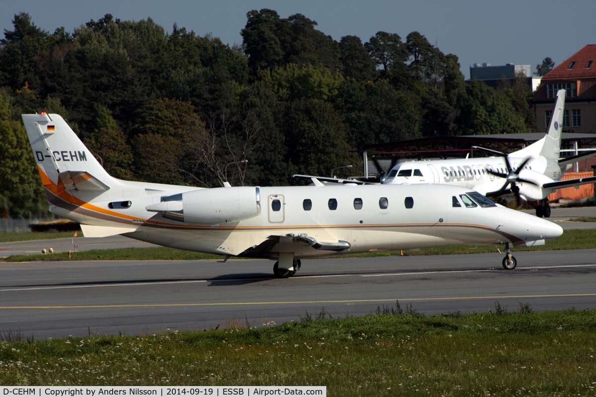 D-CEHM, 2009 Cessna 560XL Citation XLS+ C/N 560-6021, Lining up runway 12.