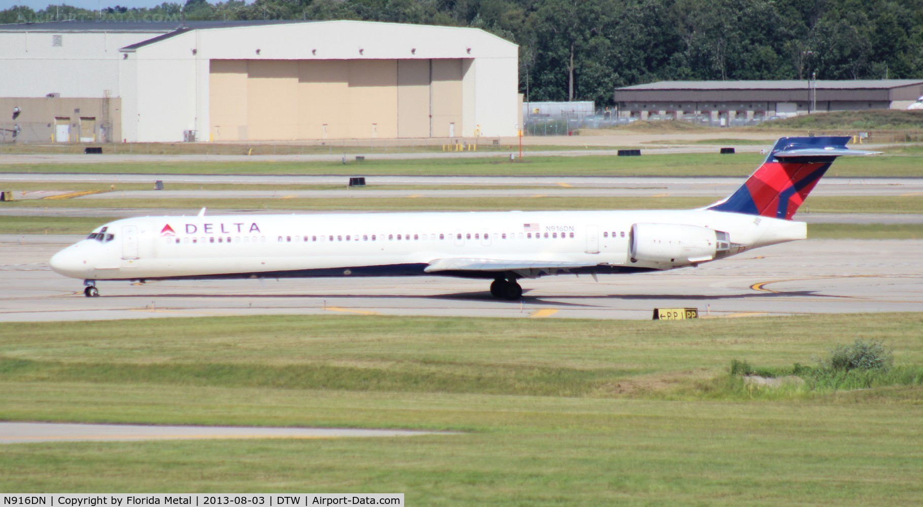N916DN, 1996 McDonnell Douglas MD-90-30 C/N 53396, Delta MD-90