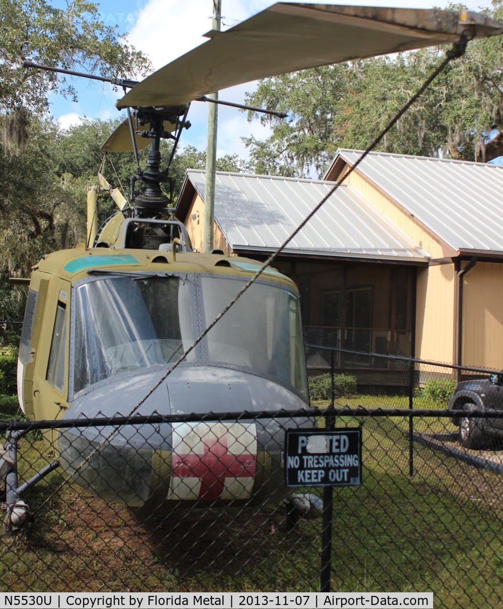 N5530U, Bell TH-1L C/N 157848, TH-1L Iroquois at a Veterans hall in Tallahassee