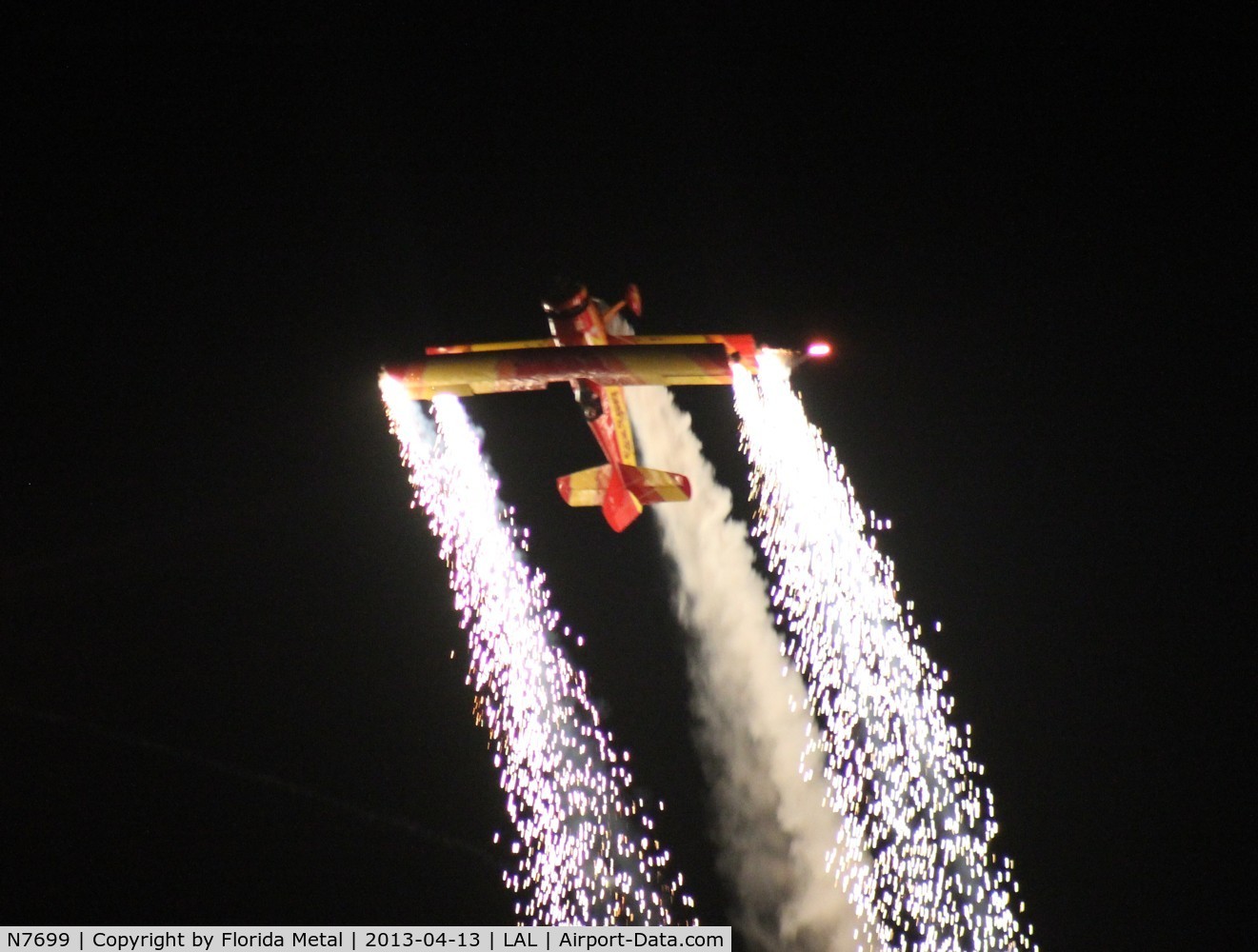 N7699, 1972 Grumman G-164A Show Cat C/N 1004, Grumman Show Cat at night