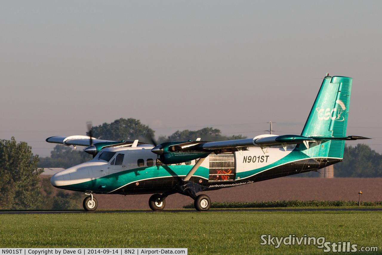 N901ST, 1969 De Havilland Canada DHC-6-200 Twin Otter C/N 208, Departing Skydive Chicago