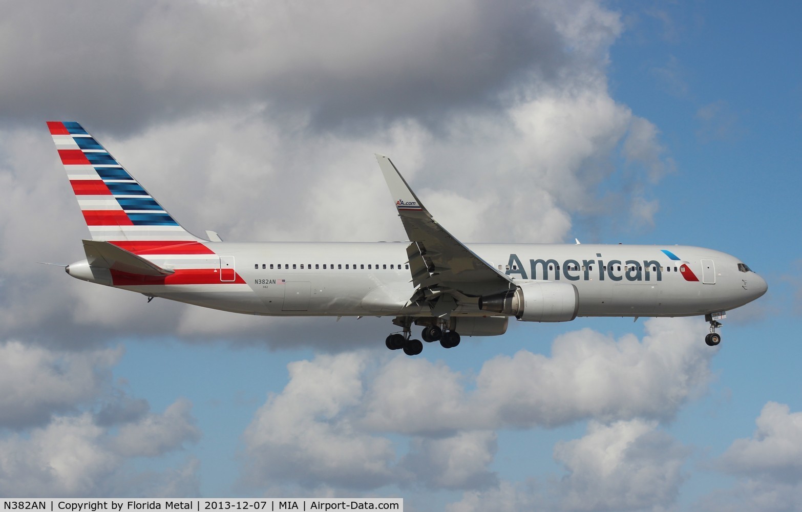 N382AN, 1993 Boeing 767-323/ER C/N 25451, American 767-300