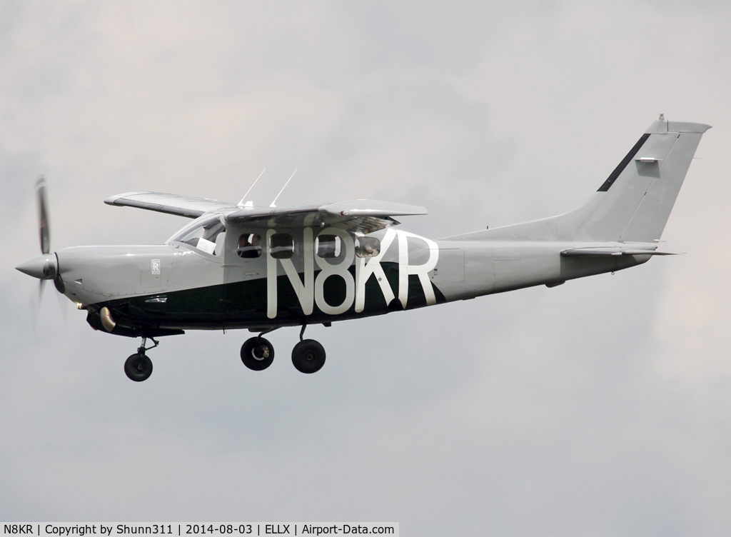 N8KR, 1981 Cessna P210N Pressurised Centurion C/N P21000709, Landing rwy 24