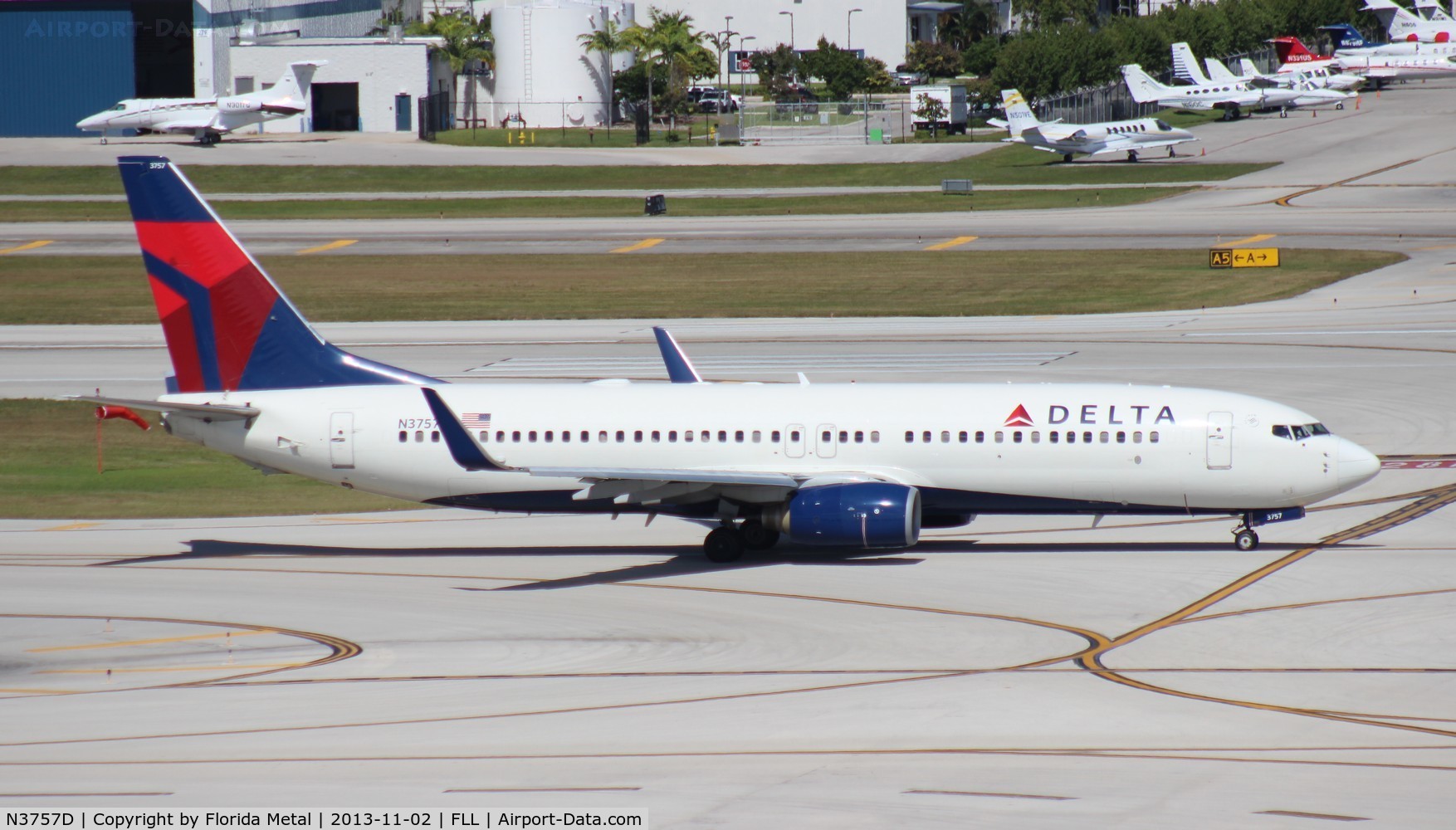 N3757D, 2001 Boeing 737-832 C/N 30813, Delta 737-800