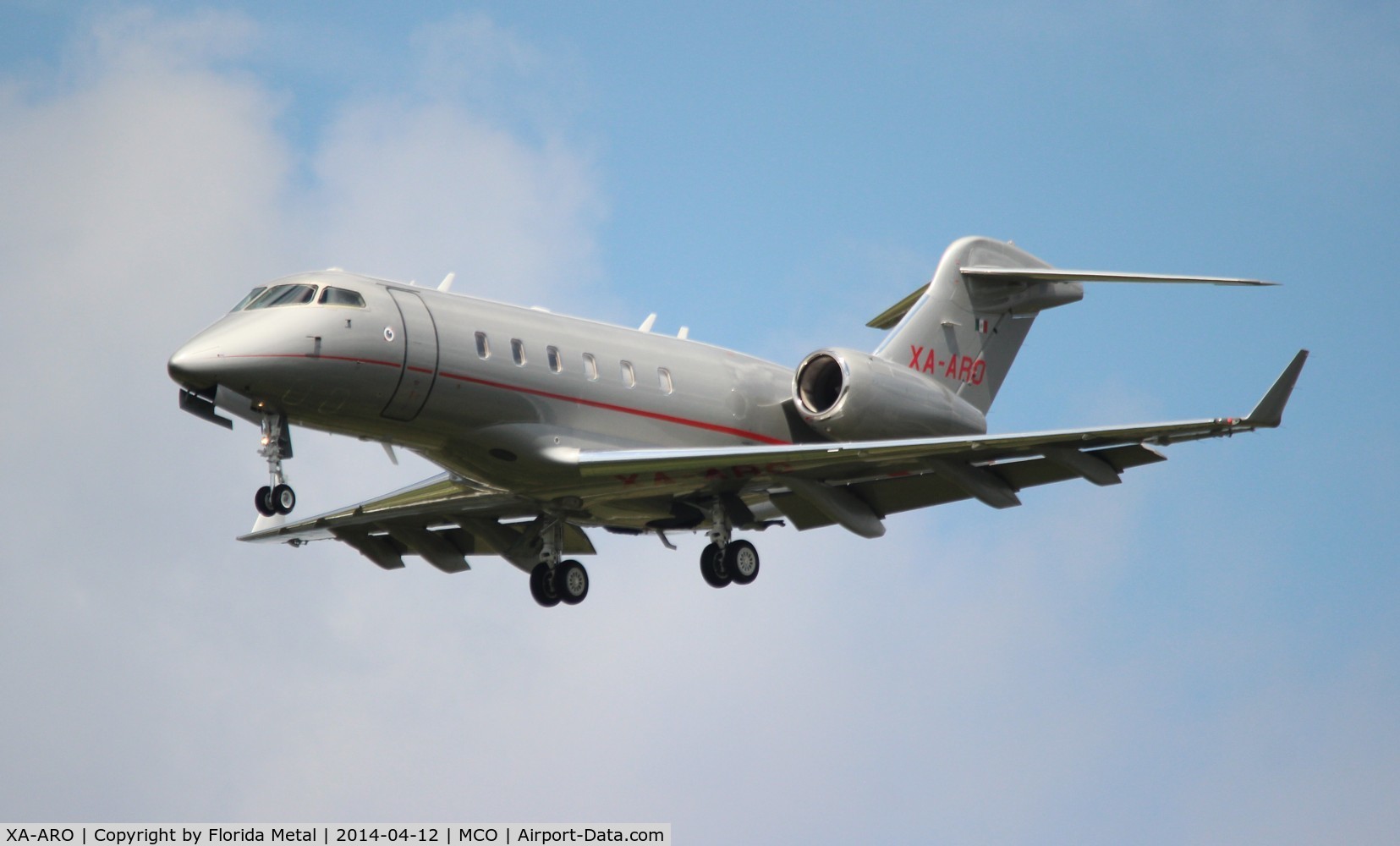 XA-ARO, 2008 Bombardier Challenger 300 (BD-100-1A10) C/N 20200, Mexican Challenger 300