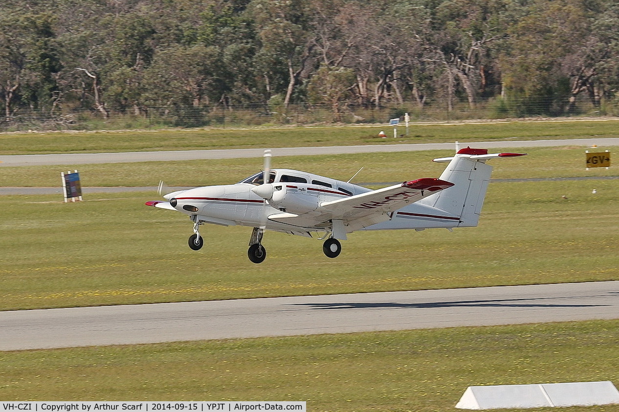 VH-CZI, 2005 Piper PA-44-180 Seminole C/N 4496217, Jandakot Airport WA 15/09/2014
