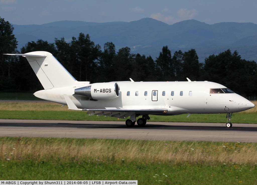 M-ABGS, 2013 Bombardier Challenger 605 (CL-600-2B16) C/N 5932, Landing rwy 16