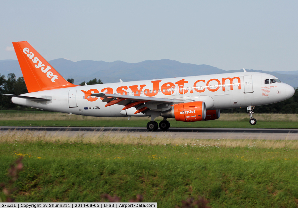 G-EZIL, 2005 Airbus A319-111 C/N 2492, Landing rwy 16