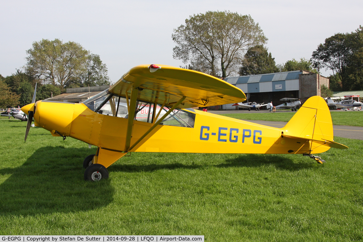 G-EGPG, 1954 Piper L-21B Super Cub C/N 18-3569, FLy-in 2014.