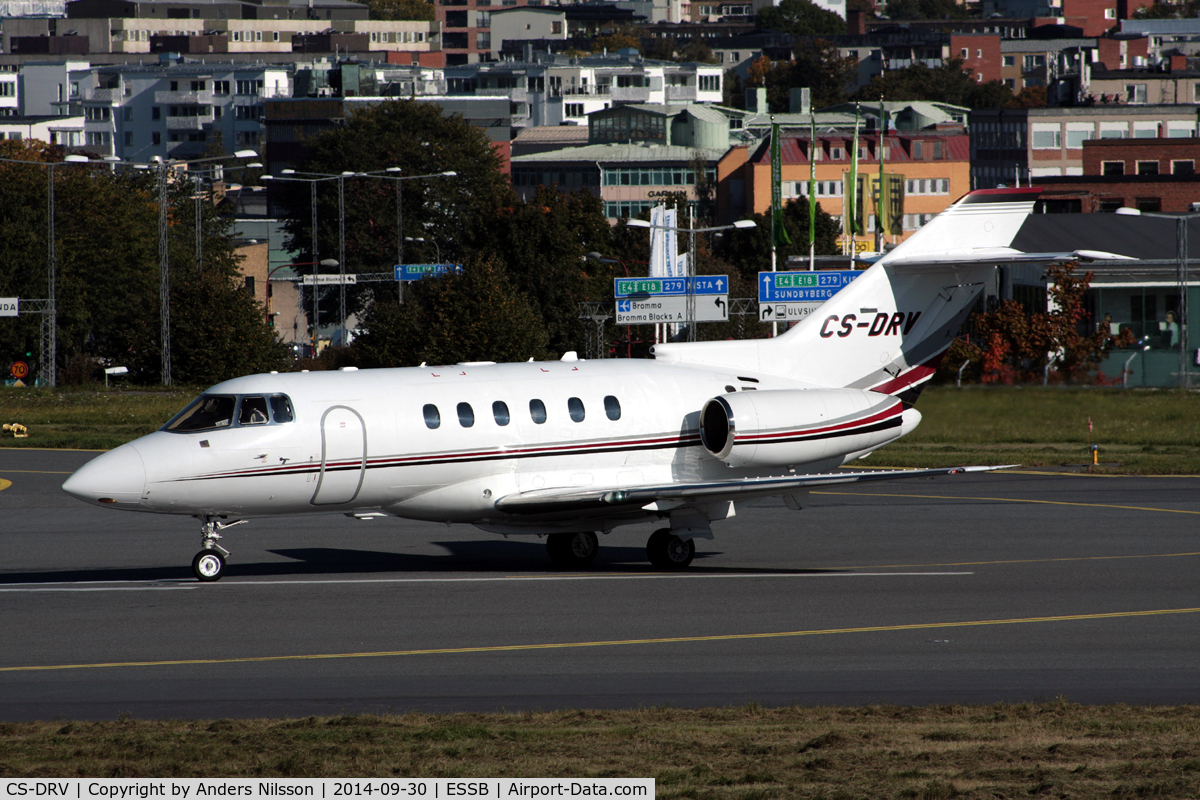 CS-DRV, 2006 Raytheon Hawker 800XP C/N 258825, Lining up runway 30.