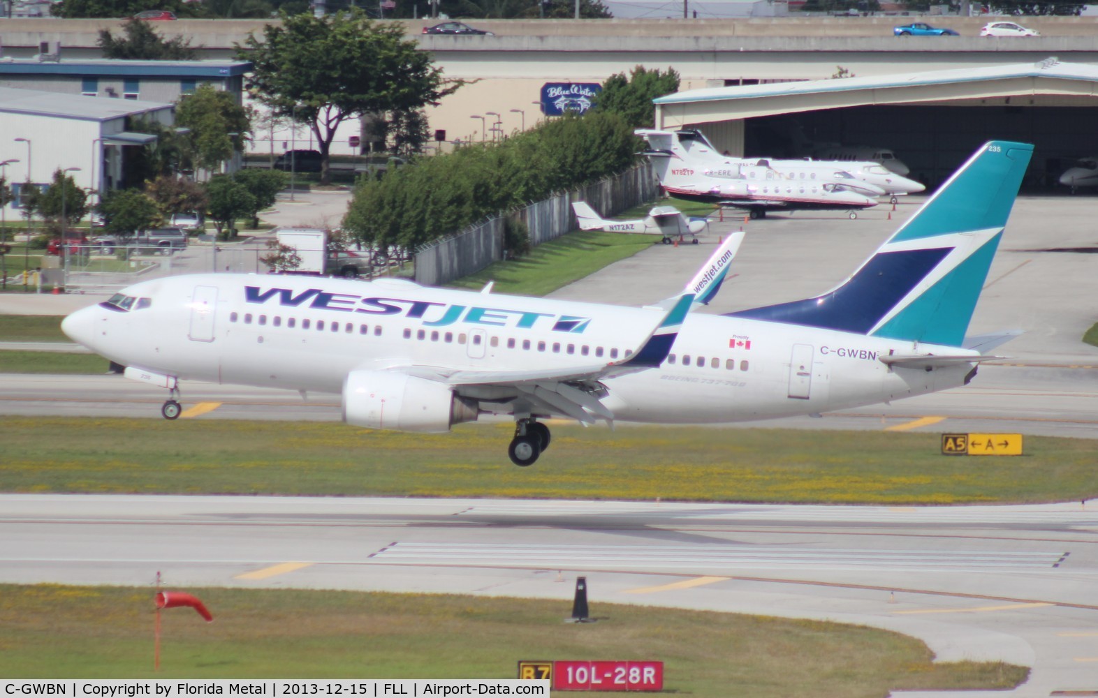 C-GWBN, 2005 Boeing 737-7CT C/N 34155, West Jet 737-700