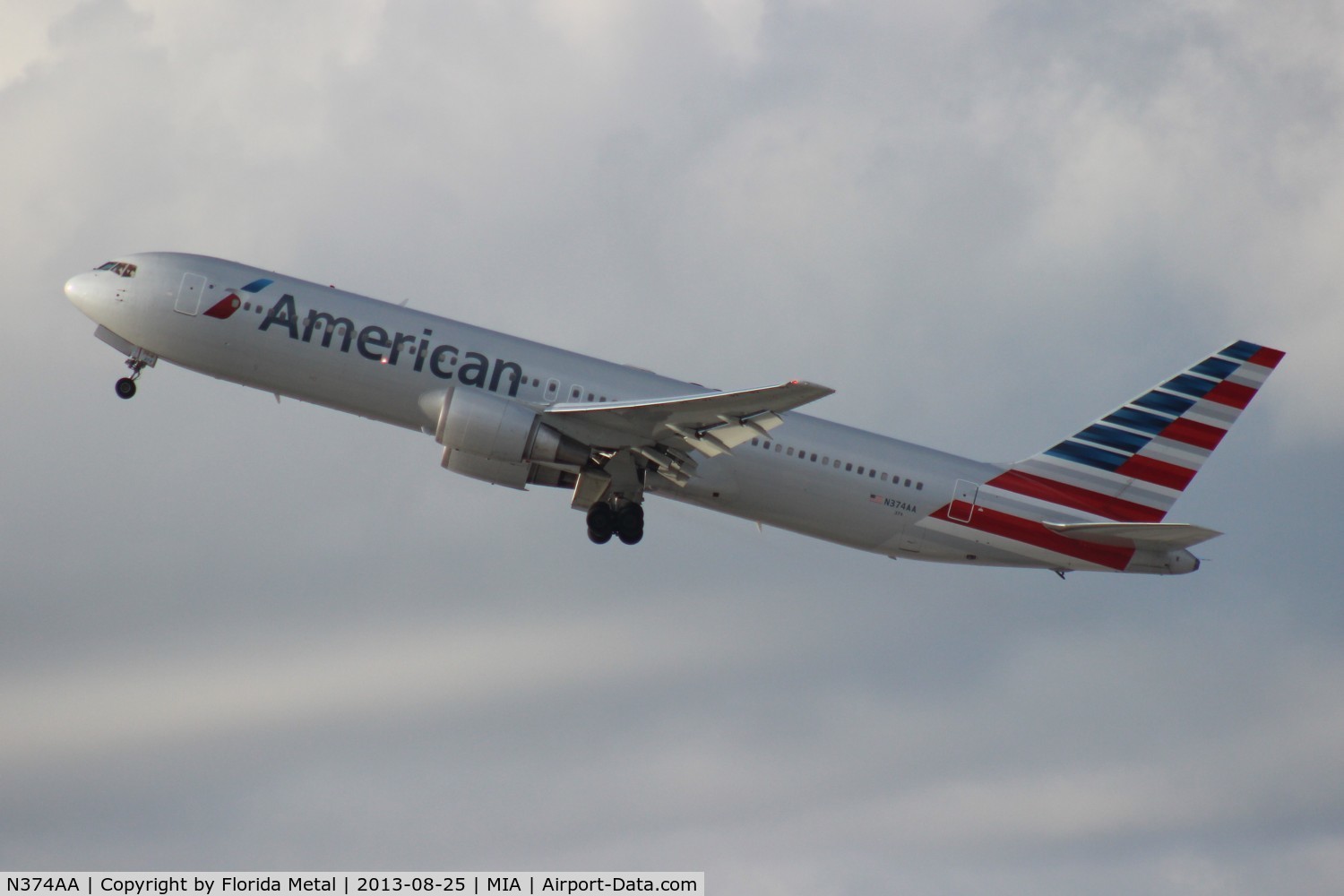 N374AA, 1992 Boeing 767-323 C/N 25201, American 767-300