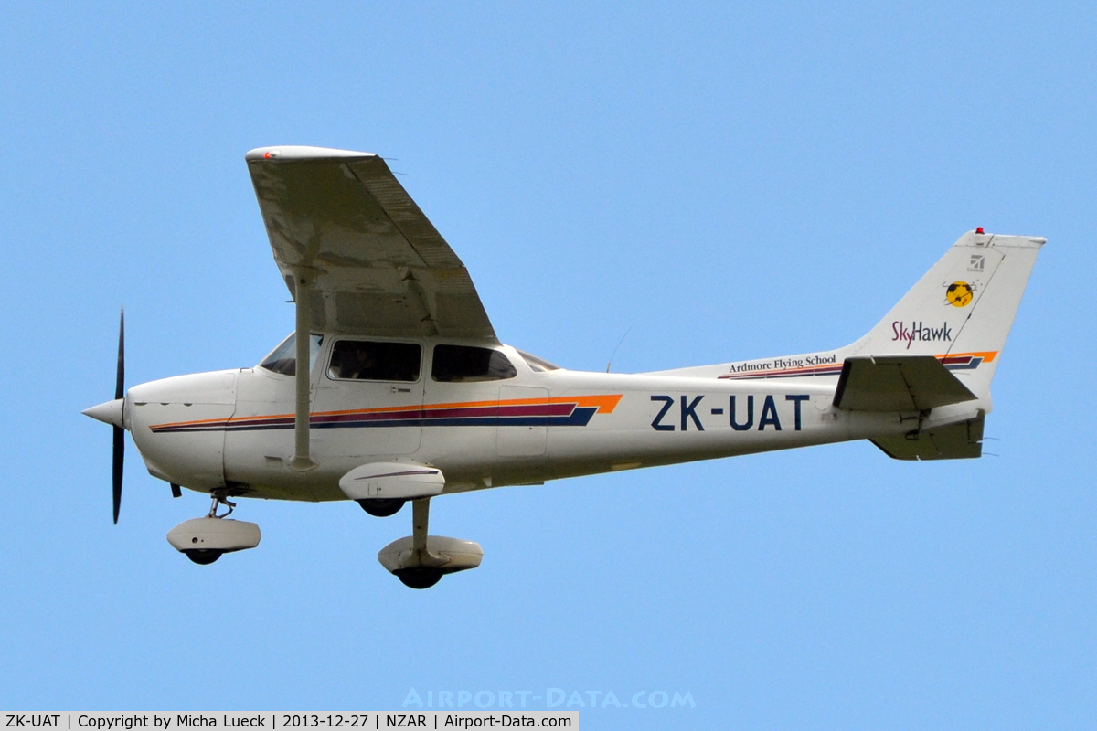 ZK-UAT, Cessna 172R C/N 17281127, At Ardmore