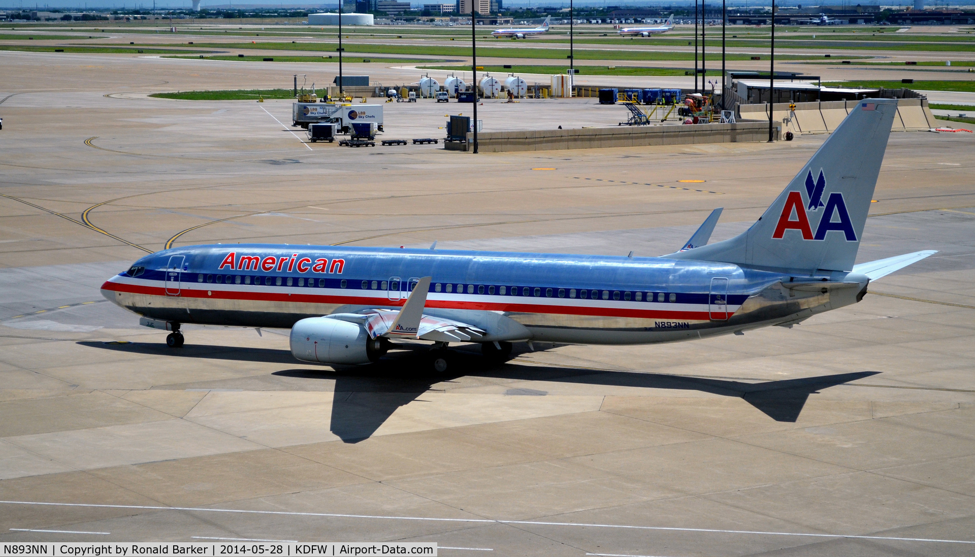 N893NN, 2012 Boeing 737-823 C/N 33316, Taxi DFW